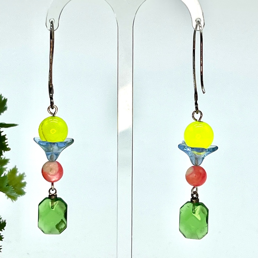 👑Adorned Crown Jewelry Czech glass mother pearl bead lemon jade bead earrings